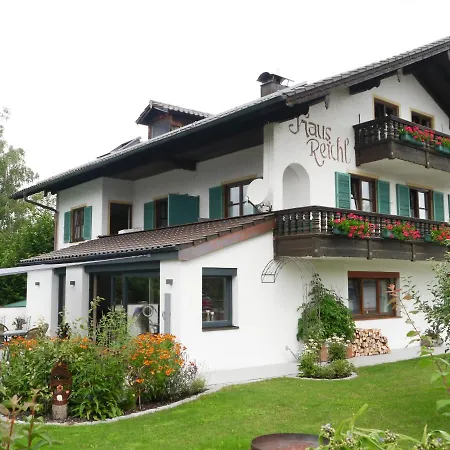 1 Haus Reichl Gstadt am Chiemsee